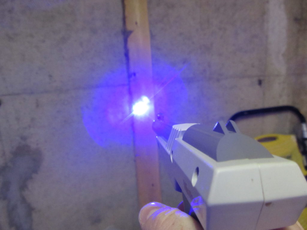 The Nintendo Zapper Laser Gun works!